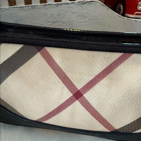 Burberry Black and Tan Shoulder Bag - Picture 2 of 13